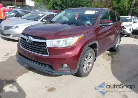 2015 Toyota Highlander Le Plus V6 z USA, uszkodzony, nr VIN 5TDBKRFH6FS206613